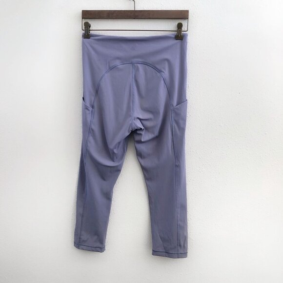 ATHLETA Ultimate Stash Pocket Capri Size Medium - Picture 3 of 10